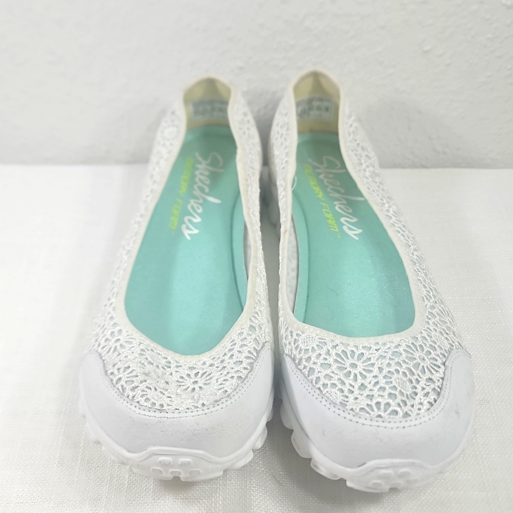 Skechers White Floral Lace Slip-On Memory Foam Comfort Shoes Size 9.5